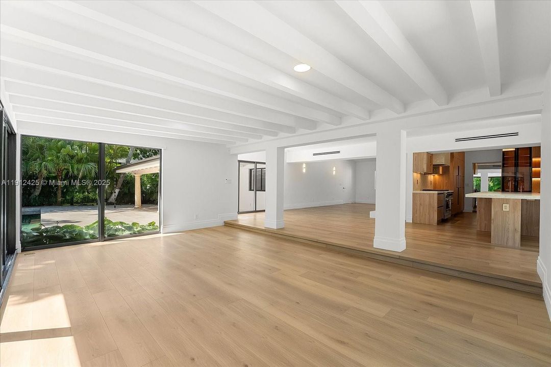 Recently Rented: $24,000 (4 beds, 4 baths, 3221 Square Feet)