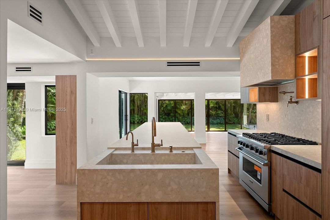 Recently Rented: $24,000 (4 beds, 4 baths, 3221 Square Feet)