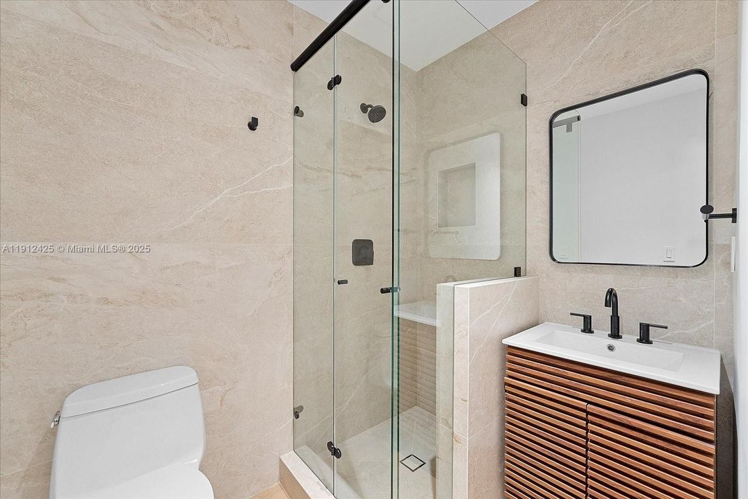 Recently Rented: $24,000 (4 beds, 4 baths, 3221 Square Feet)