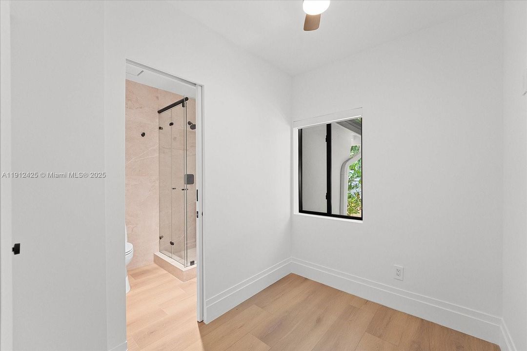 Recently Rented: $24,000 (4 beds, 4 baths, 3221 Square Feet)