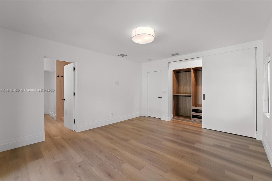 Recently Rented: $24,000 (4 beds, 4 baths, 3221 Square Feet)