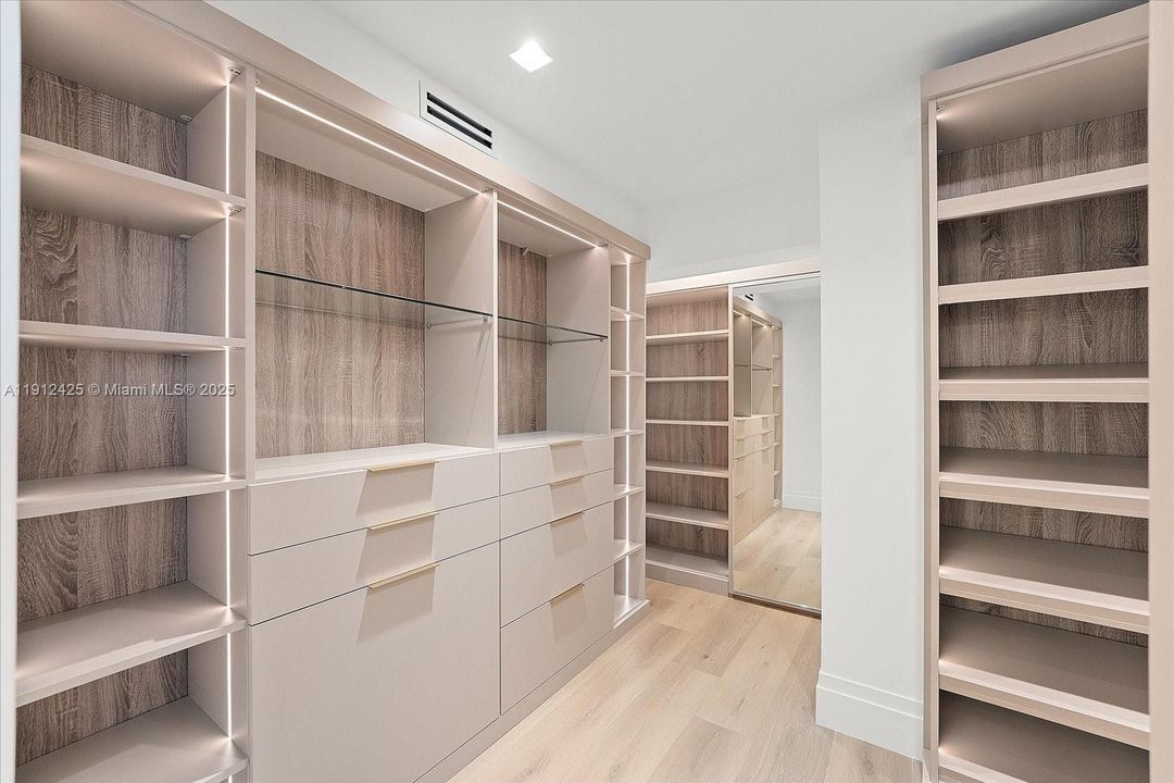 Recently Rented: $24,000 (4 beds, 4 baths, 3221 Square Feet)