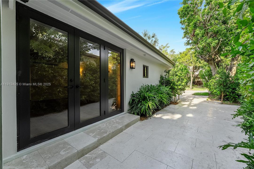 Recently Rented: $24,000 (4 beds, 4 baths, 3221 Square Feet)