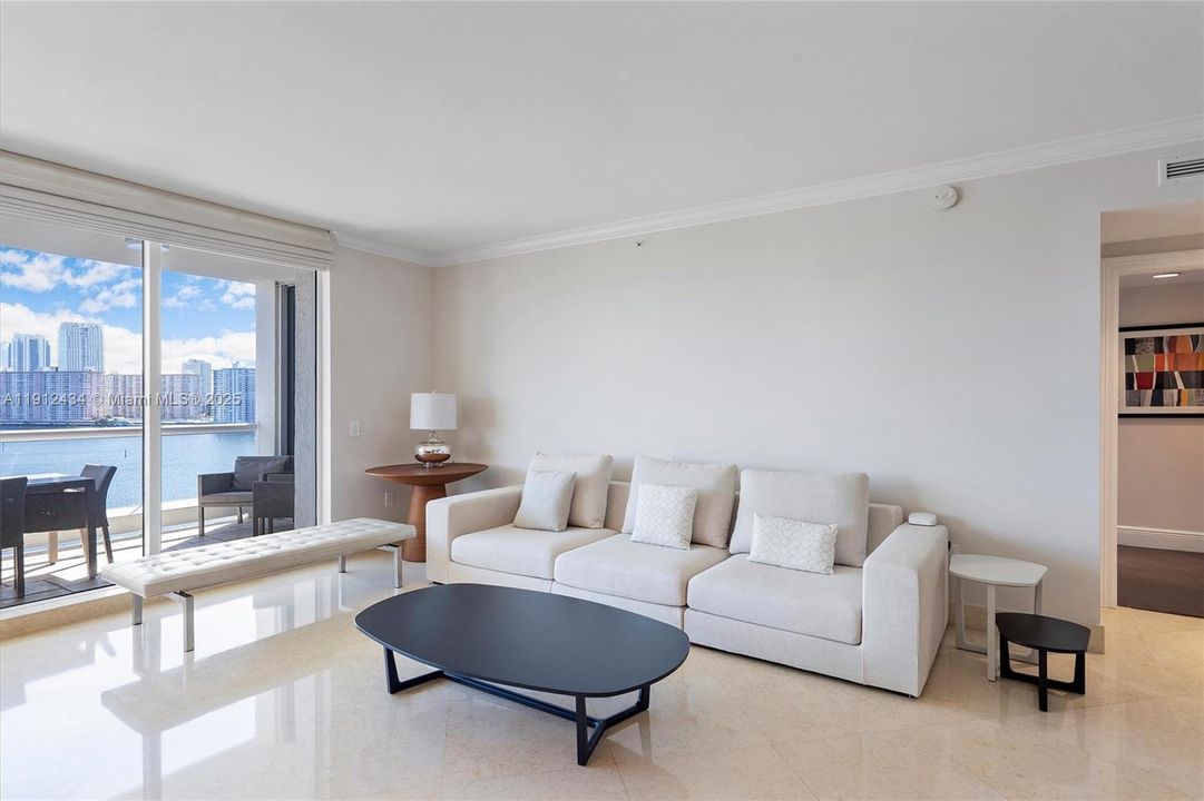 For Sale: $2,775,000 (3 beds, 3 baths, 2840 Square Feet)