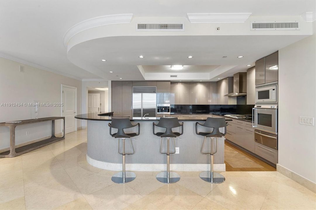 For Sale: $2,775,000 (3 beds, 3 baths, 2840 Square Feet)