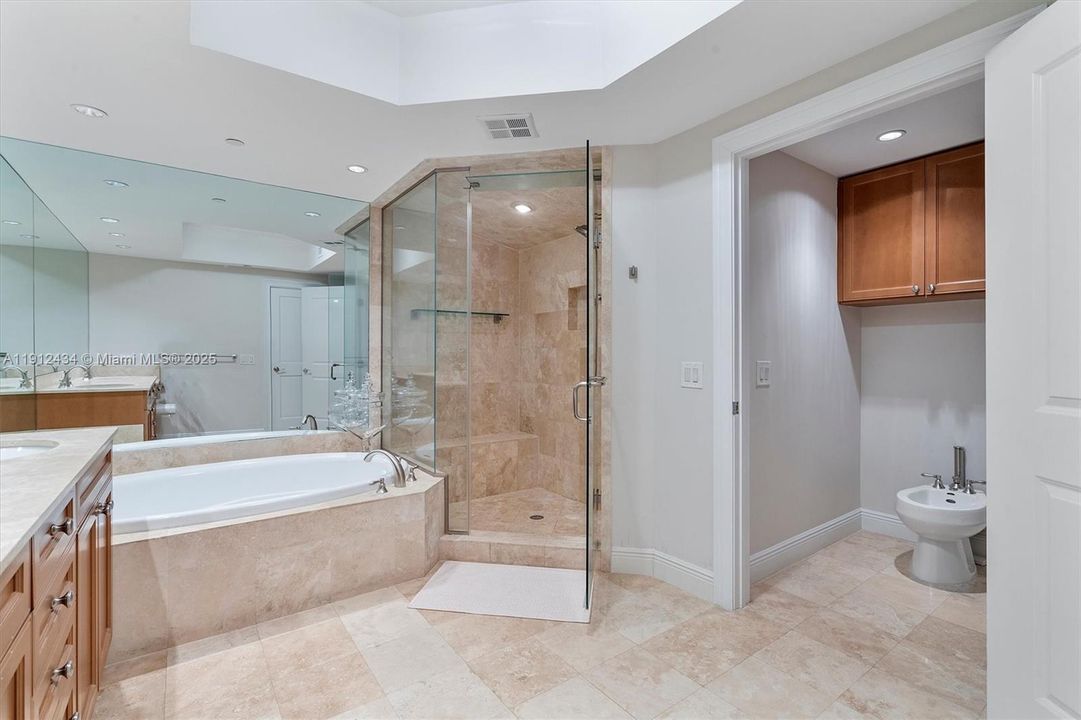 For Sale: $2,775,000 (3 beds, 3 baths, 2840 Square Feet)