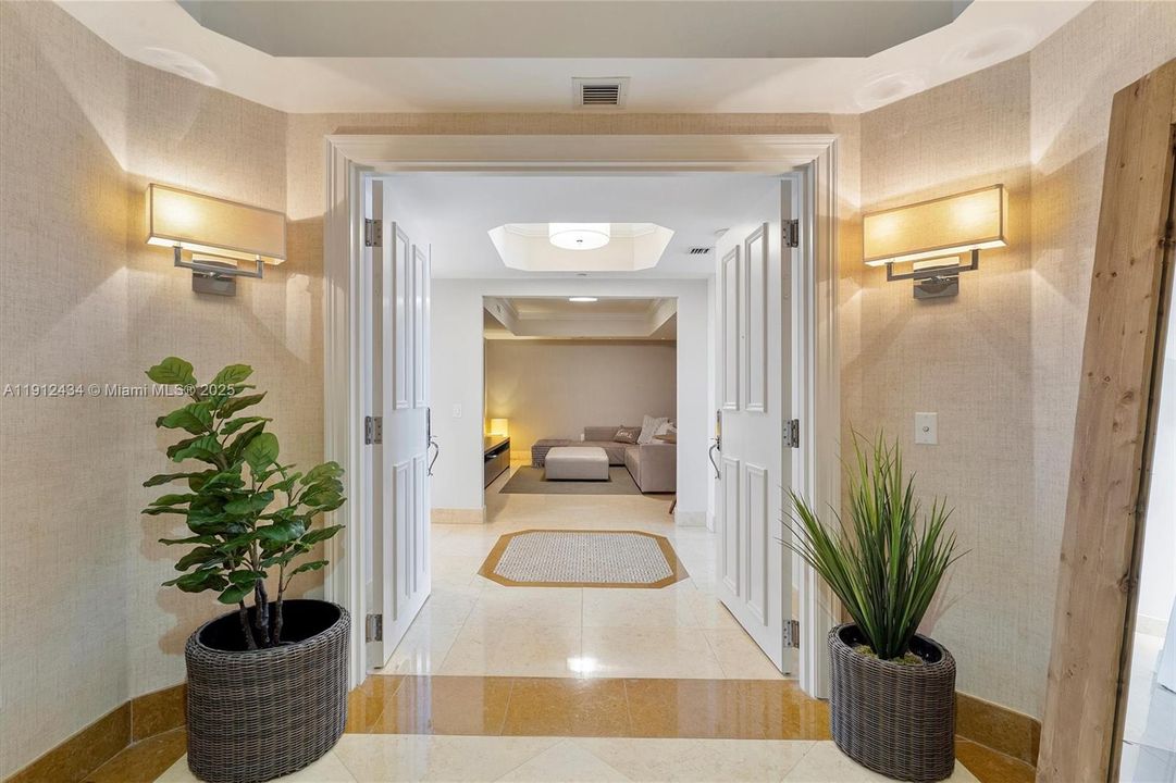 For Sale: $2,775,000 (3 beds, 3 baths, 2840 Square Feet)