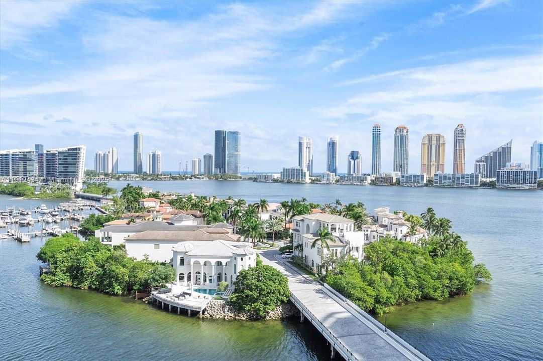 For Sale: $2,775,000 (3 beds, 3 baths, 2840 Square Feet)