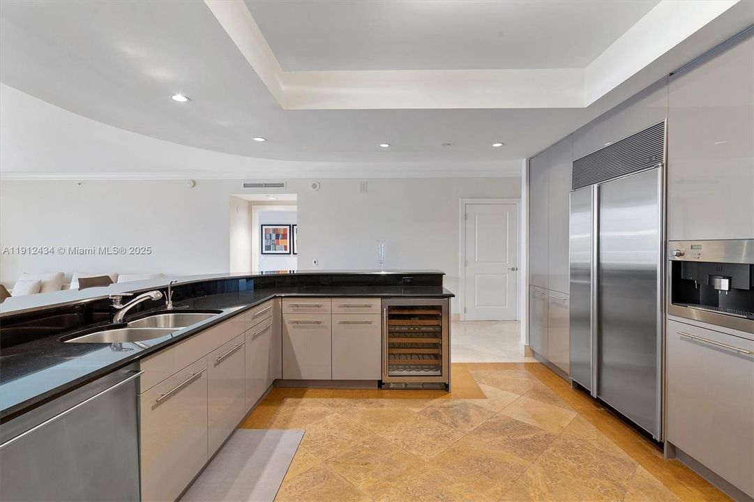 For Sale: $2,775,000 (3 beds, 3 baths, 2840 Square Feet)