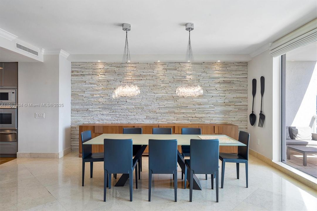 For Sale: $2,775,000 (3 beds, 3 baths, 2840 Square Feet)