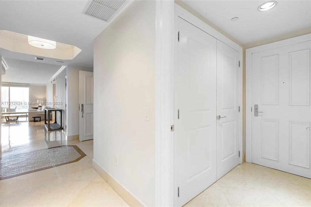 For Sale: $2,775,000 (3 beds, 3 baths, 2840 Square Feet)