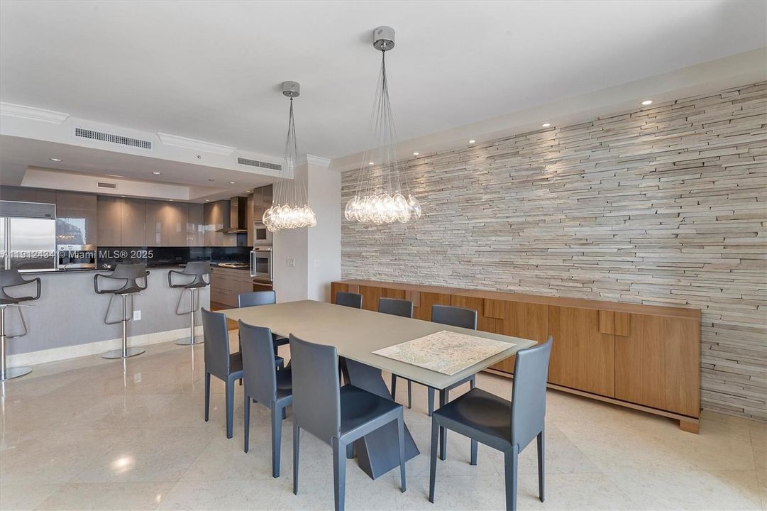 For Sale: $2,775,000 (3 beds, 3 baths, 2840 Square Feet)