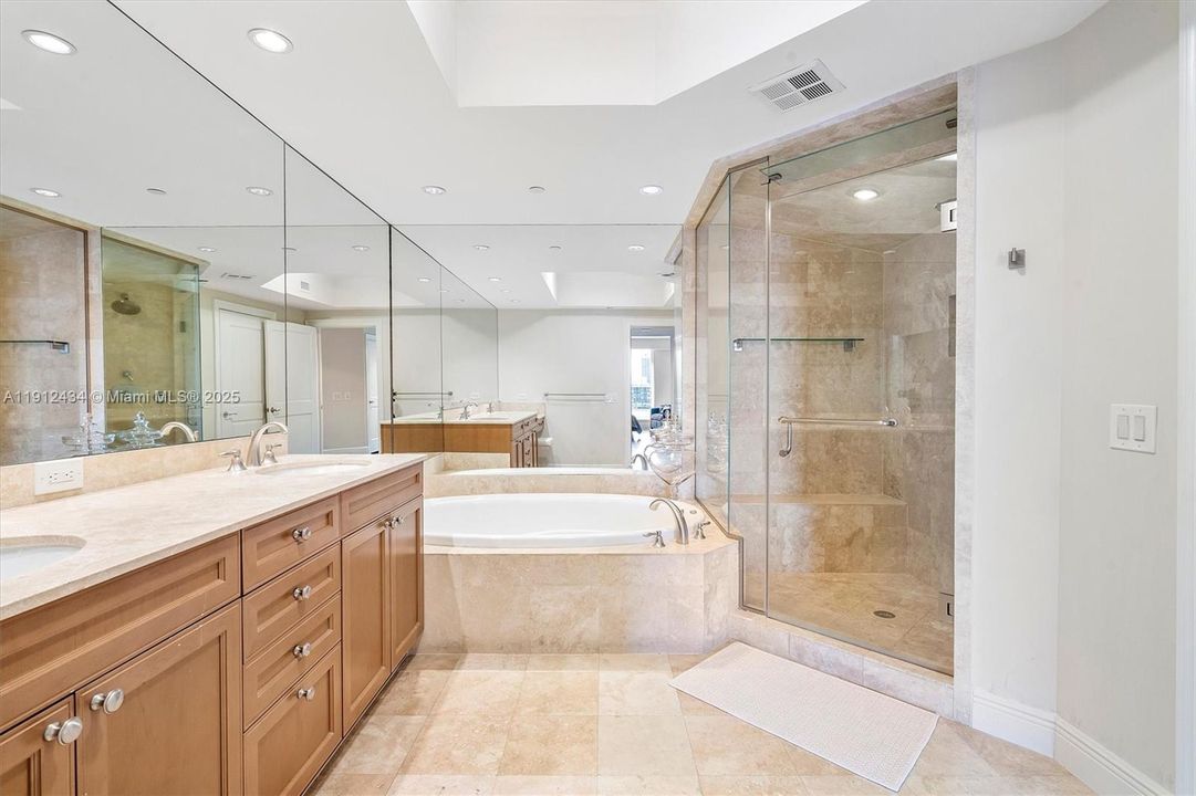 For Sale: $2,775,000 (3 beds, 3 baths, 2840 Square Feet)