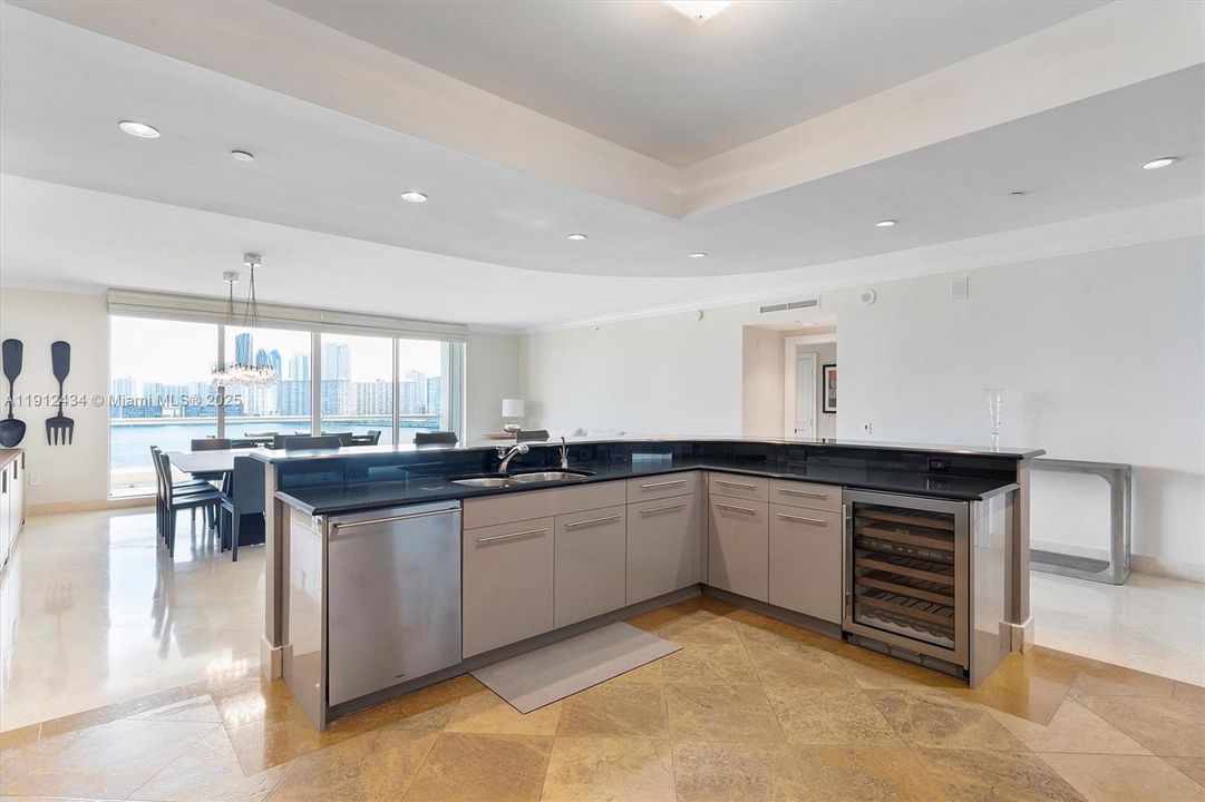 For Sale: $2,775,000 (3 beds, 3 baths, 2840 Square Feet)