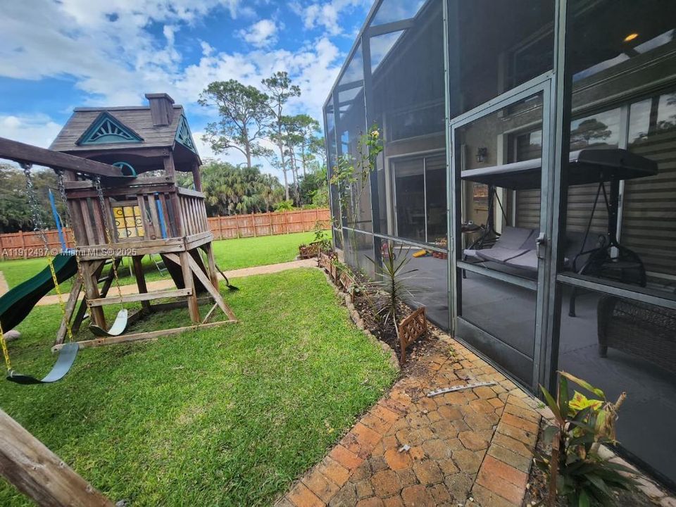 На продажу: $1,650,000 (5 спален, 4 ванн, 3332 Квадратных фут)