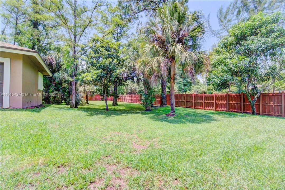 На продажу: $1,650,000 (5 спален, 4 ванн, 3332 Квадратных фут)