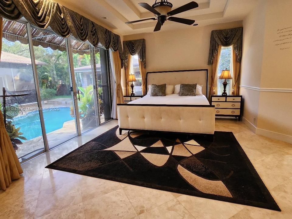 На продажу: $1,650,000 (5 спален, 4 ванн, 3332 Квадратных фут)