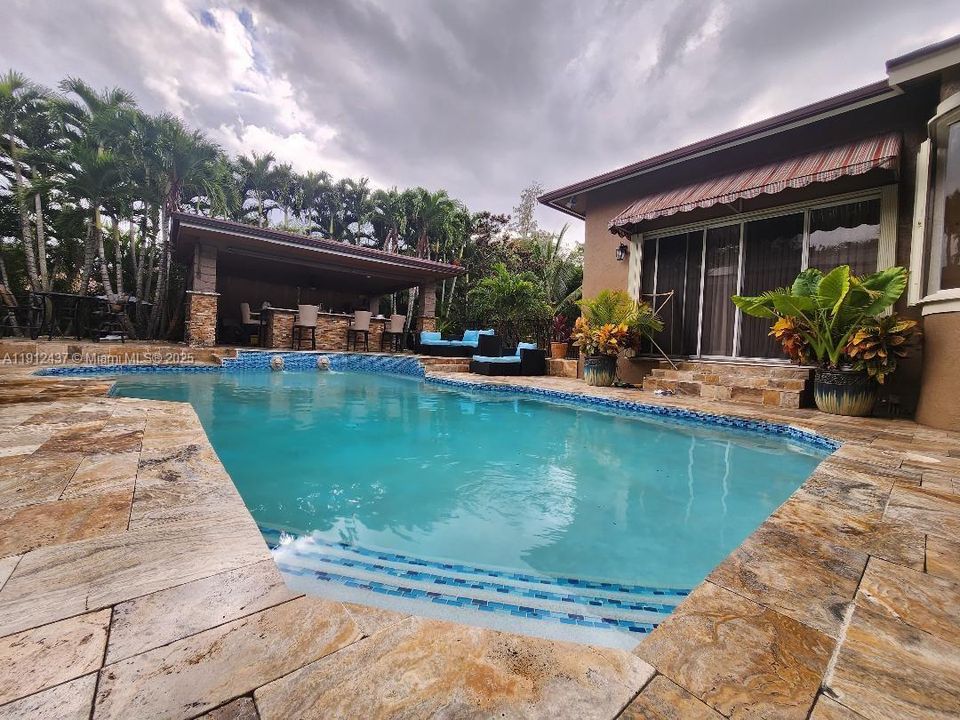 На продажу: $1,650,000 (5 спален, 4 ванн, 3332 Квадратных фут)