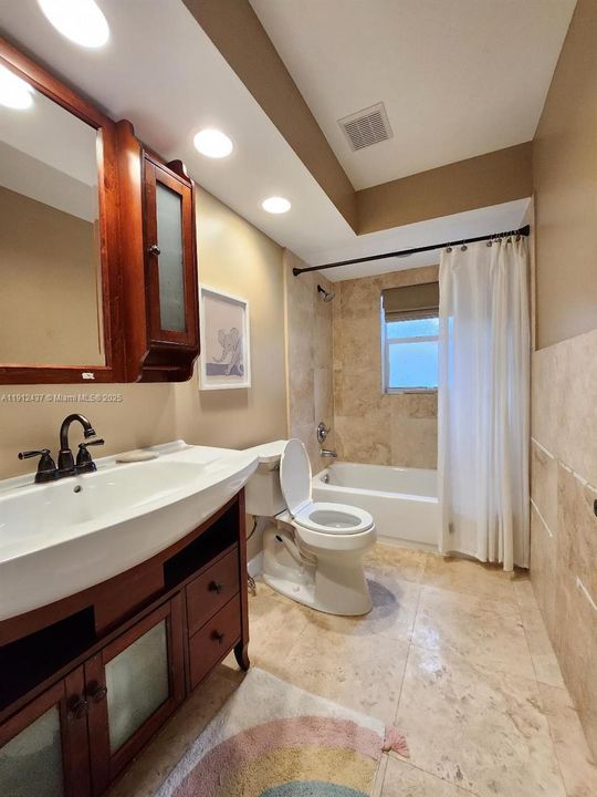 На продажу: $1,650,000 (5 спален, 4 ванн, 3332 Квадратных фут)