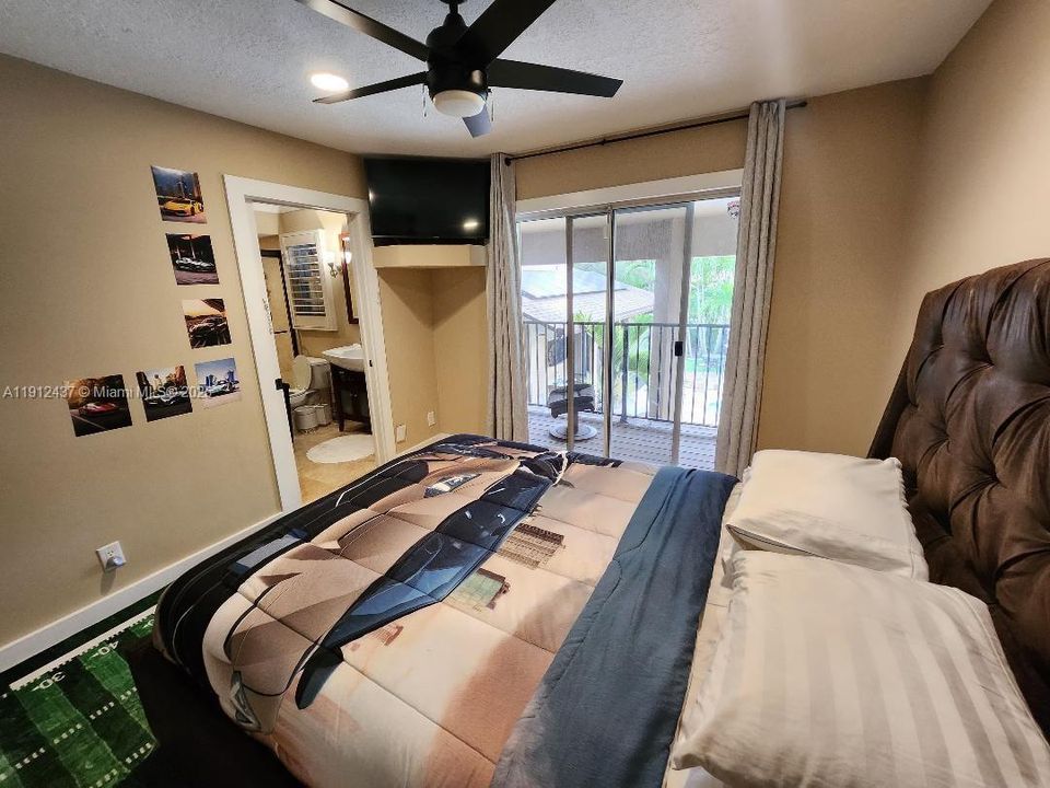 На продажу: $1,650,000 (5 спален, 4 ванн, 3332 Квадратных фут)