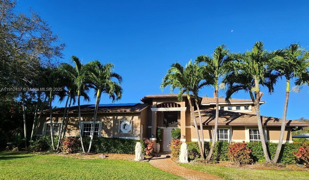 На продажу: $1,650,000 (5 спален, 4 ванн, 3332 Квадратных фут)