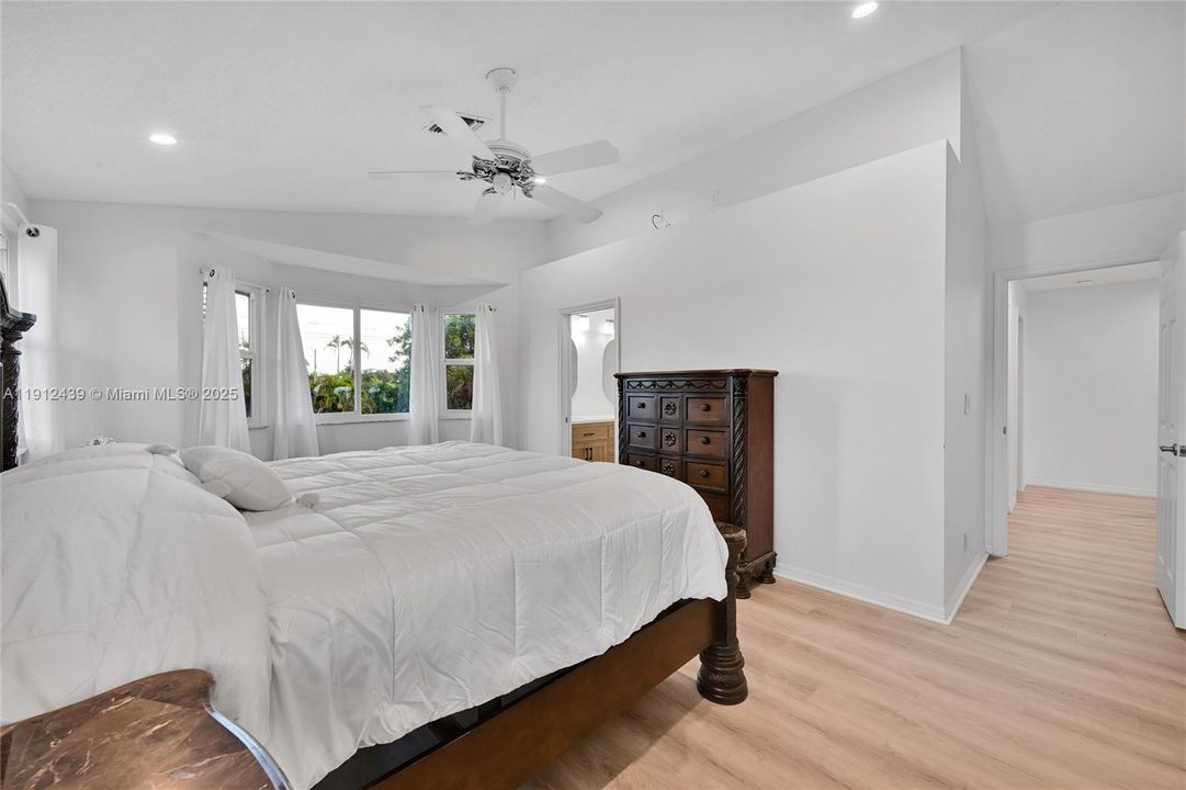 На продажу: $665,000 (4 спален, 3 ванн, 2110 Квадратных фут)