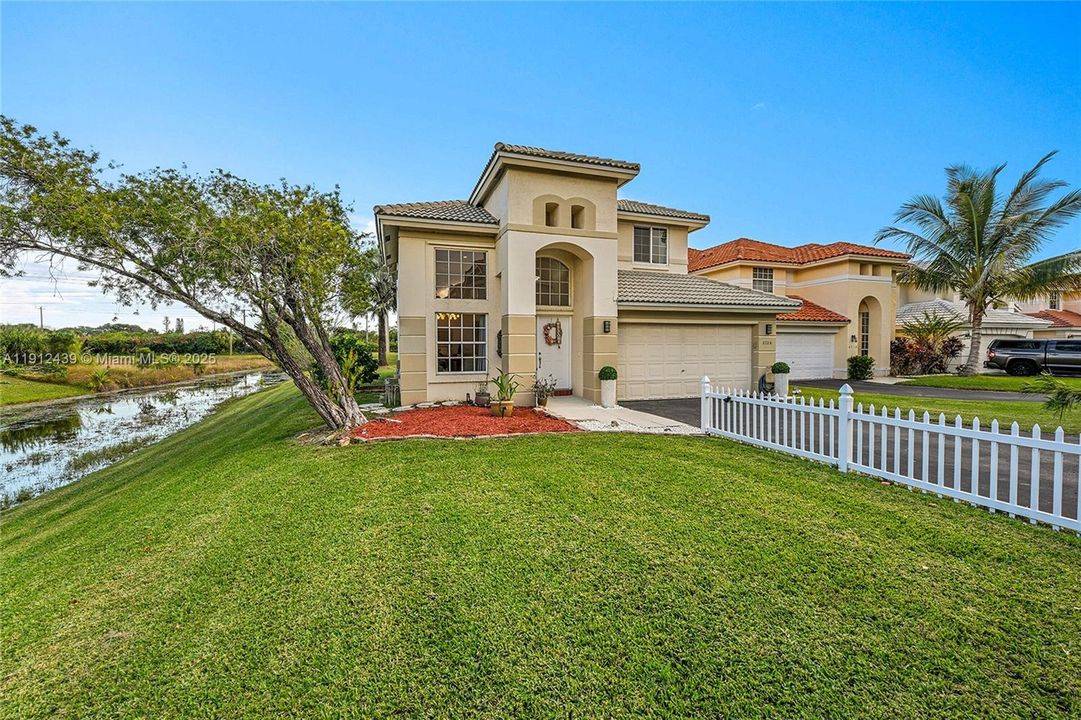 На продажу: $665,000 (4 спален, 3 ванн, 2110 Квадратных фут)