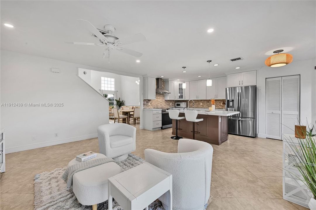 На продажу: $665,000 (4 спален, 3 ванн, 2110 Квадратных фут)