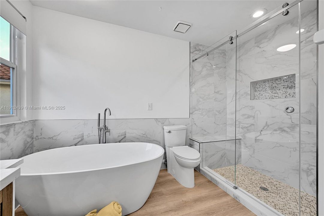 На продажу: $665,000 (4 спален, 3 ванн, 2110 Квадратных фут)