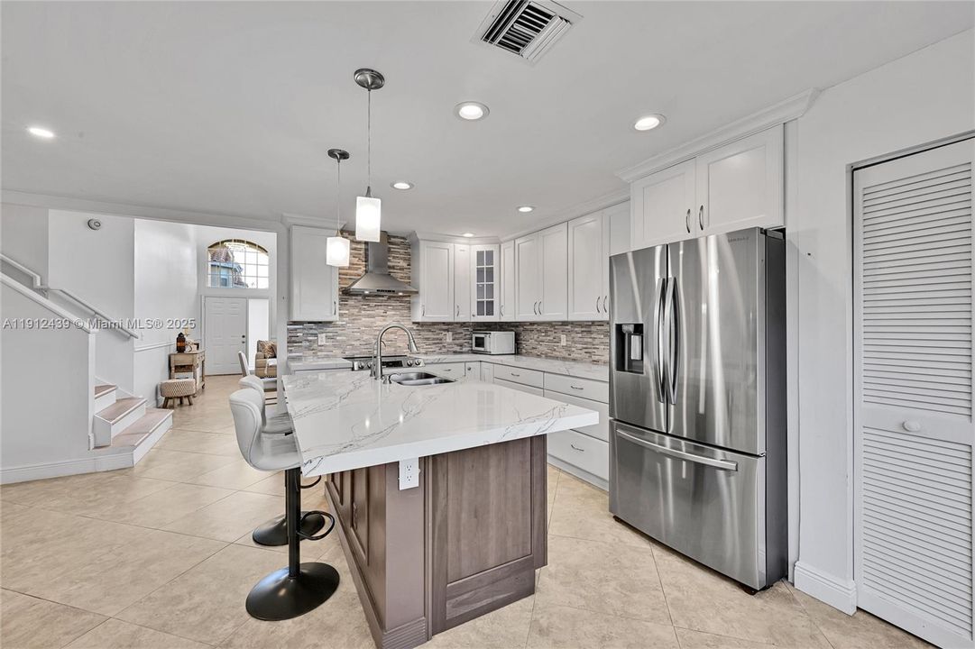 На продажу: $665,000 (4 спален, 3 ванн, 2110 Квадратных фут)