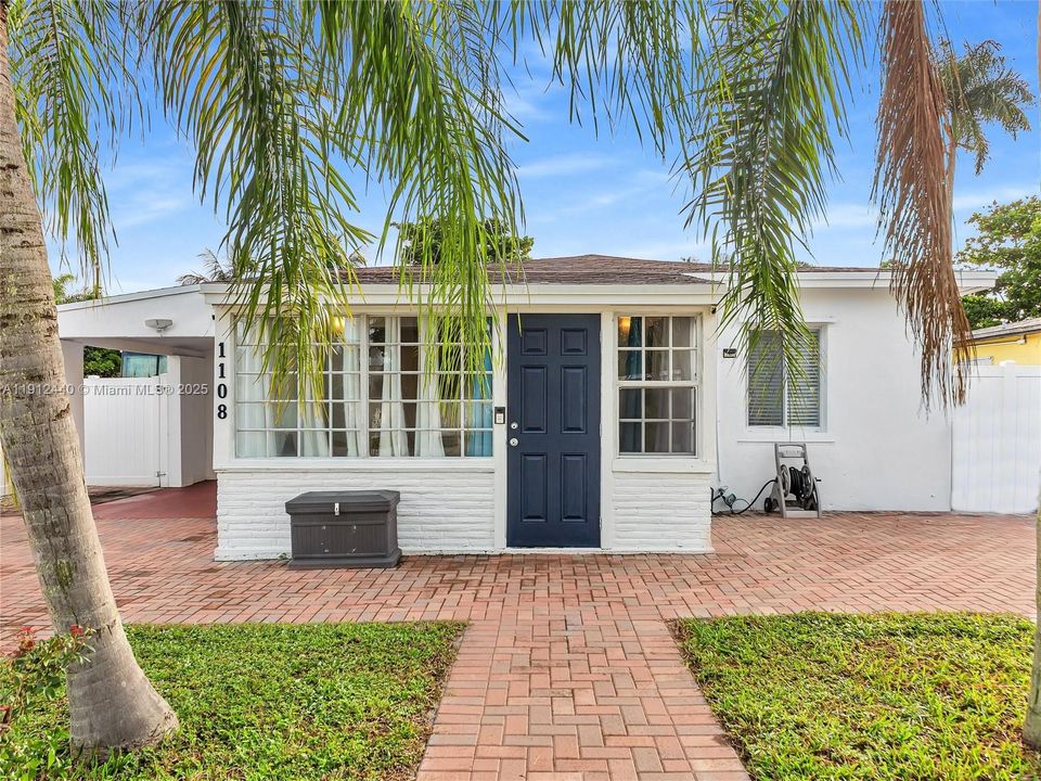 合同活跃: $449,000 (3 贝兹, 2 浴室, 1160 平方英尺)