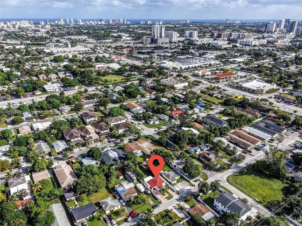 合同活跃: $449,000 (3 贝兹, 2 浴室, 1160 平方英尺)