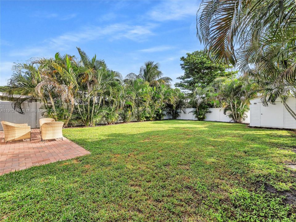 合同活跃: $449,000 (3 贝兹, 2 浴室, 1160 平方英尺)