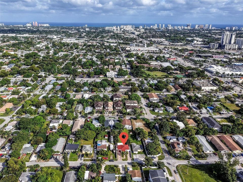 合同活跃: $449,000 (3 贝兹, 2 浴室, 1160 平方英尺)