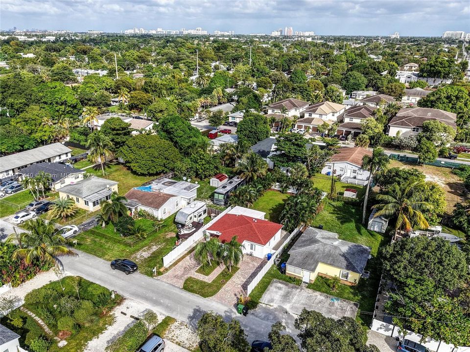 合同活跃: $449,000 (3 贝兹, 2 浴室, 1160 平方英尺)