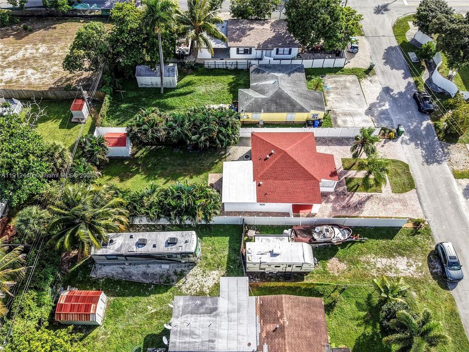 合同活跃: $449,000 (3 贝兹, 2 浴室, 1160 平方英尺)