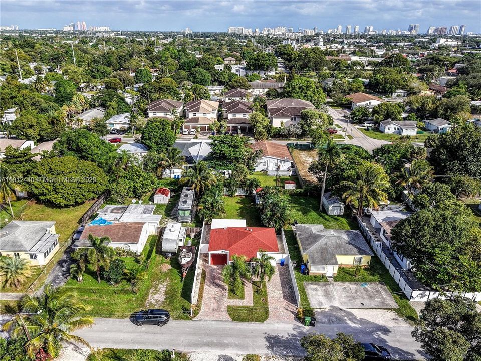 合同活跃: $449,000 (3 贝兹, 2 浴室, 1160 平方英尺)