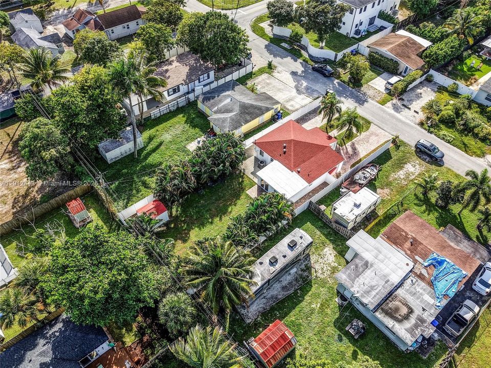 合同活跃: $449,000 (3 贝兹, 2 浴室, 1160 平方英尺)