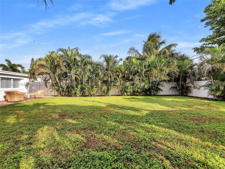 合同活跃: $449,000 (3 贝兹, 2 浴室, 1160 平方英尺)