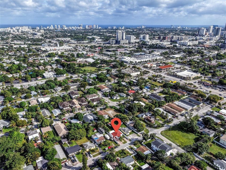 合同活跃: $449,000 (3 贝兹, 2 浴室, 1160 平方英尺)