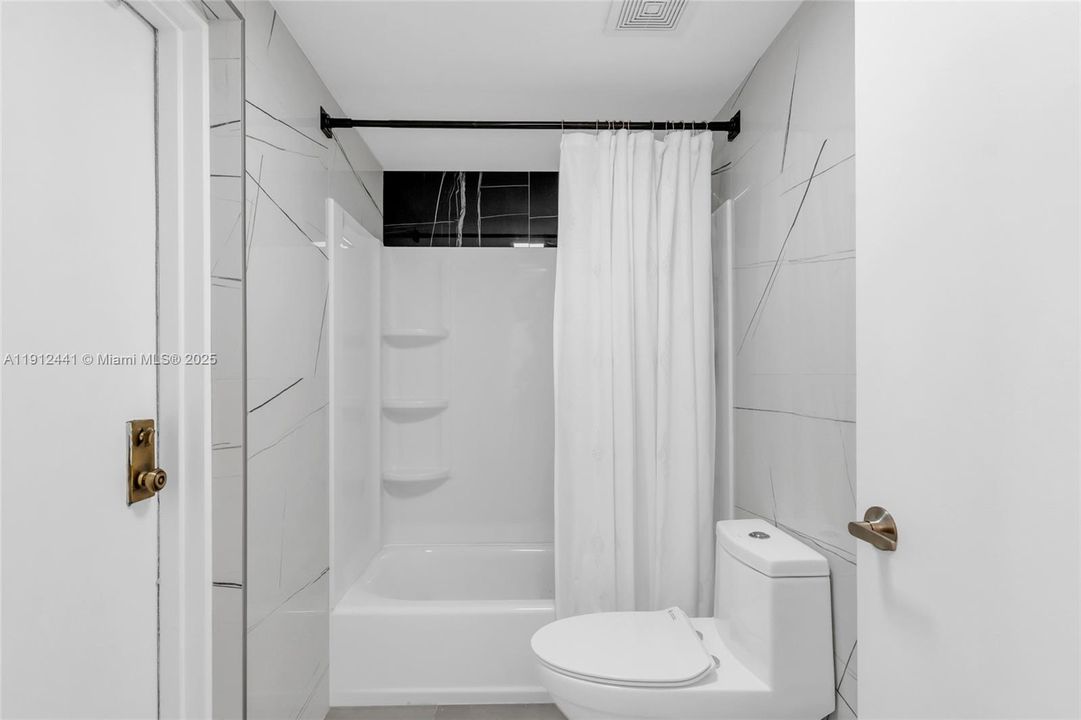 For Sale: $1,200,000 (3 beds, 2 baths, 2220 Square Feet)