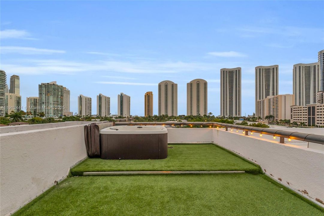 For Sale: $1,200,000 (3 beds, 2 baths, 2220 Square Feet)