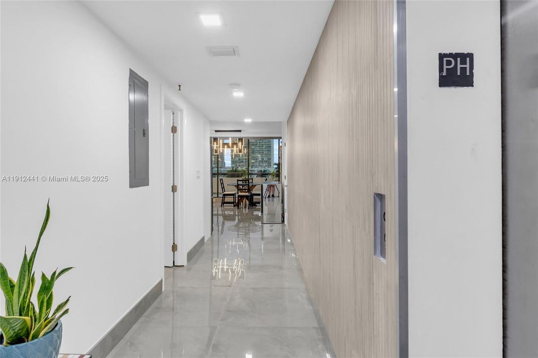 For Sale: $1,200,000 (3 beds, 2 baths, 2220 Square Feet)