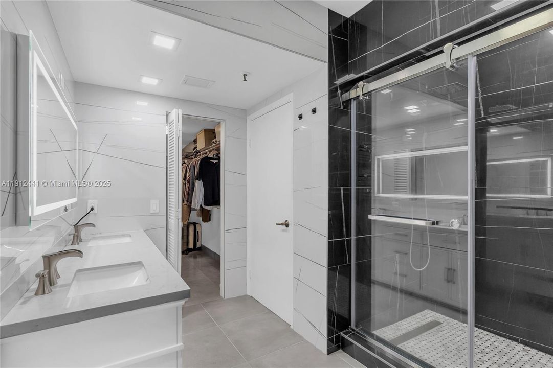 For Sale: $1,200,000 (3 beds, 2 baths, 2220 Square Feet)