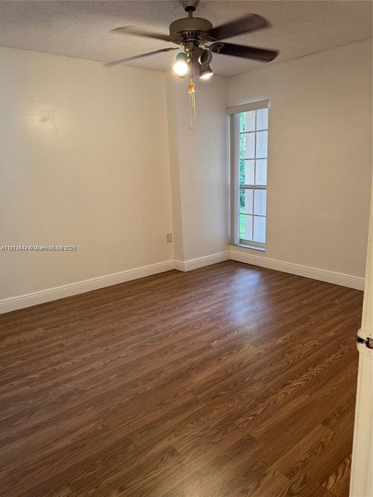 出租: $3,300 (3 贝兹, 2 浴室, 1891 平方英尺)