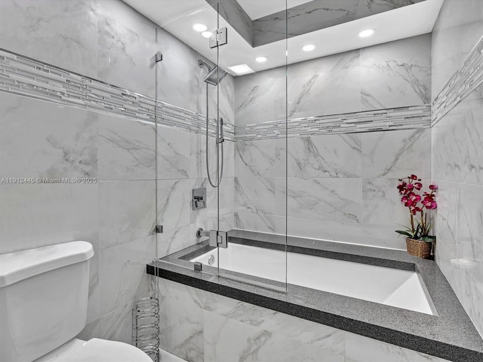 На продажу: $515,000 (2 спален, 2 ванн, 1330 Квадратных фут)