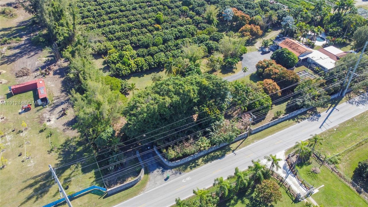 For Sale: $6,900,000 (2 beds, 3 baths, 7280 Square Feet)