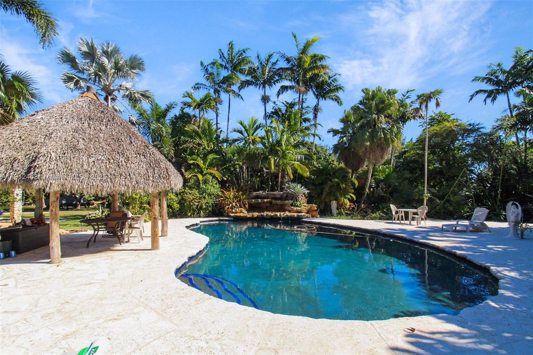 Natural Salt Water Pool(limestone)