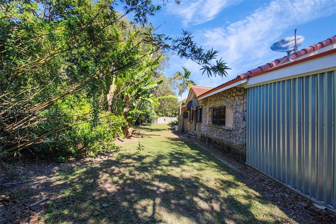 For Sale: $6,900,000 (2 beds, 3 baths, 7280 Square Feet)