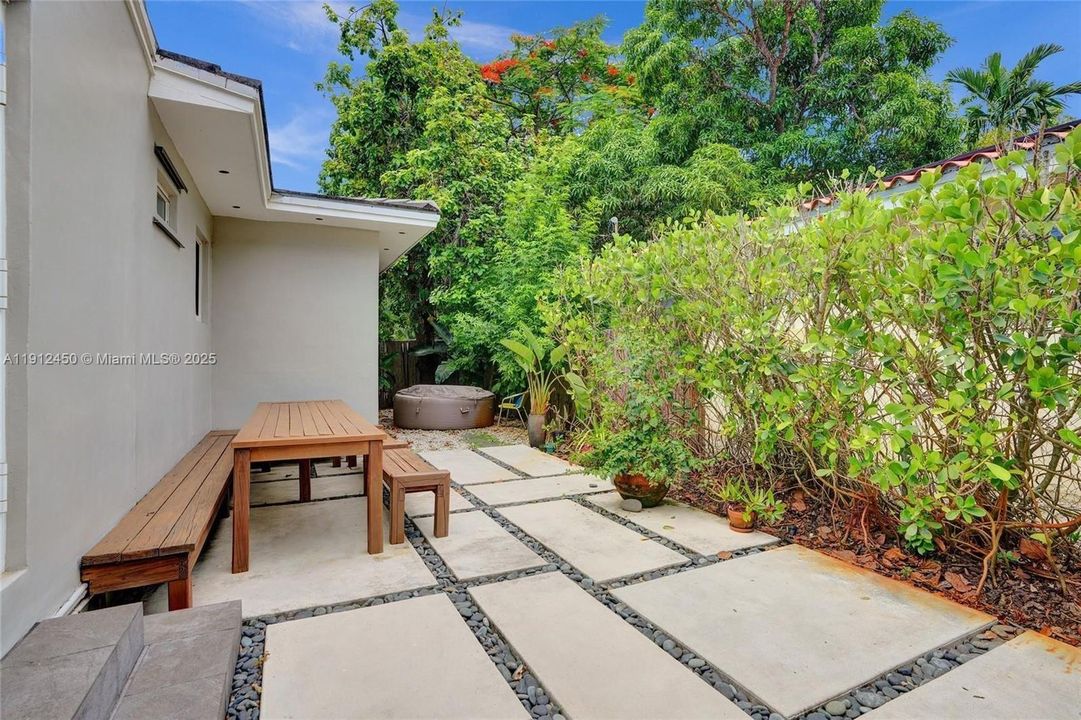 Active With Contract: $1,545,000 (3 beds, 2 baths, 2056 Square Feet)